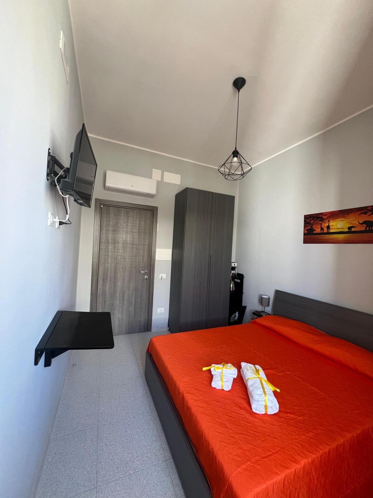 Settetrequattro Rooms Syrakusa Exteriör bild